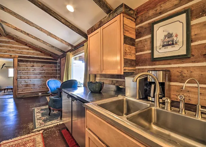Holiday home Hundred-year-old Valley Settlers Cabin!